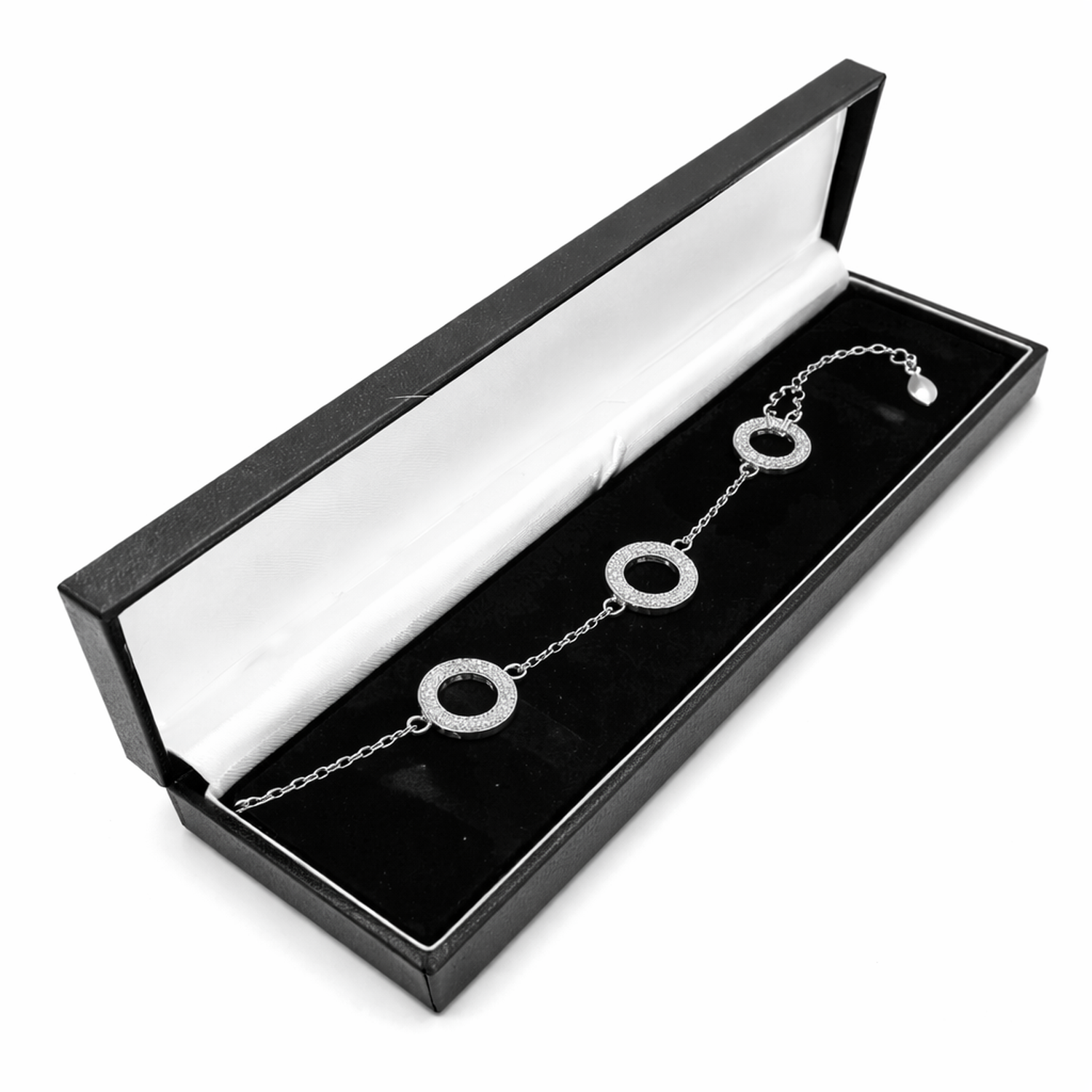 Melchior Jewellery celeste trio circle bracelet with three silver circles in a black luxury box