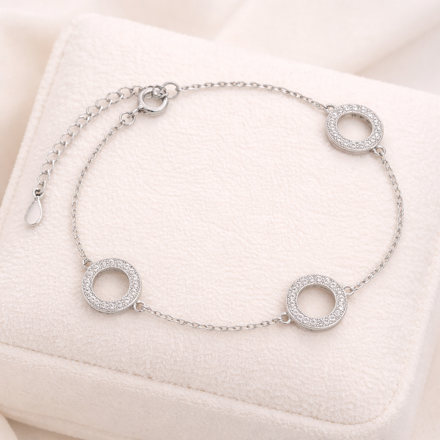 Melchior Jewellery celeste trio circle bracelet in silver with three sparkling circle charms on delicate chain