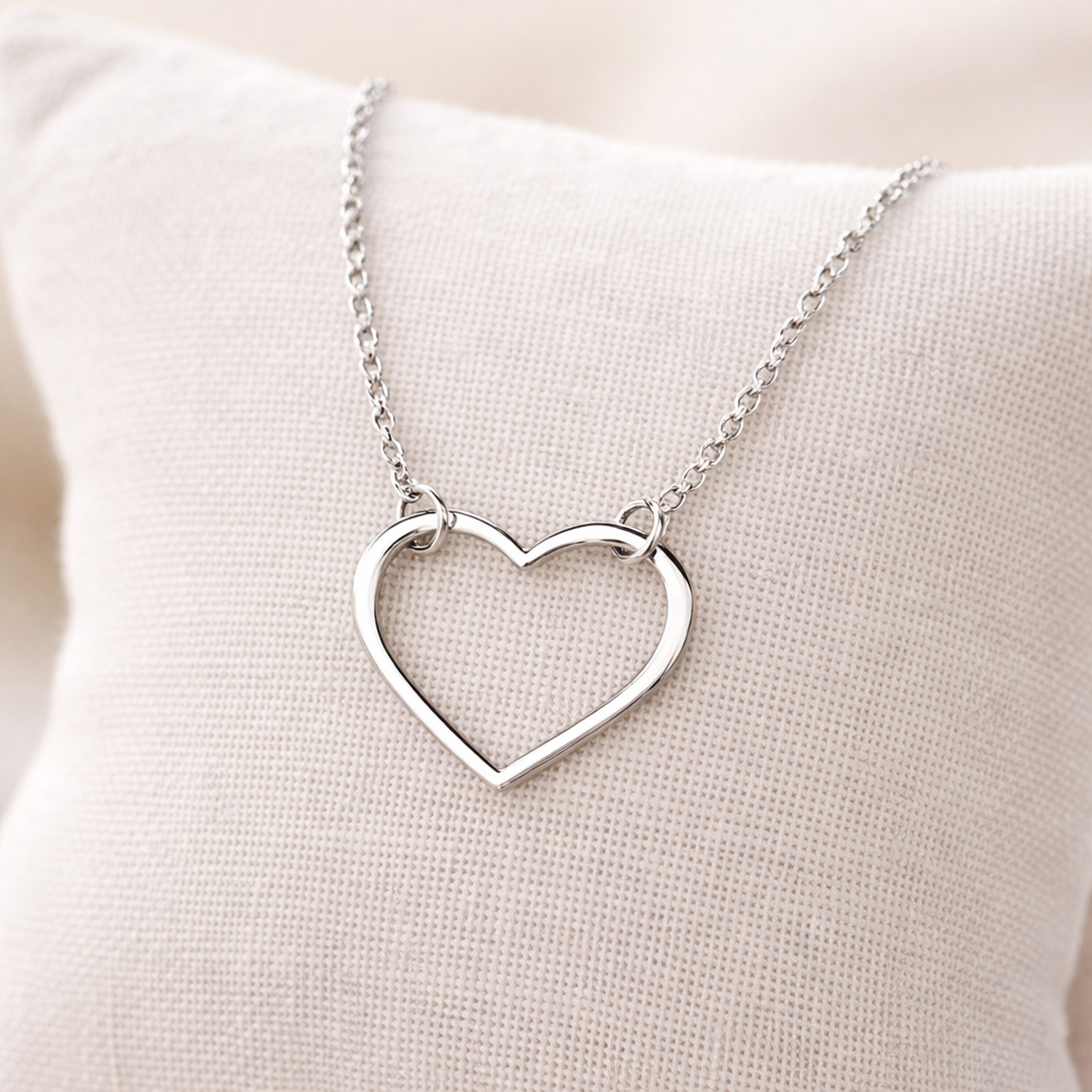 Melchior Jewellery womans rhodium plated heart pendant necklace on silver chain