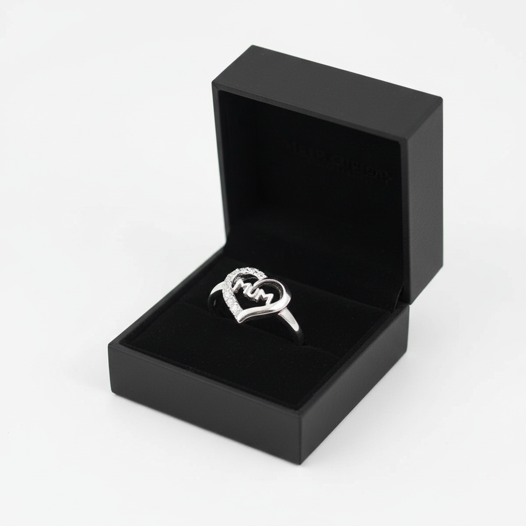 Melchior Jewellery sterling silver mum ring with heart design displayed in black gift box