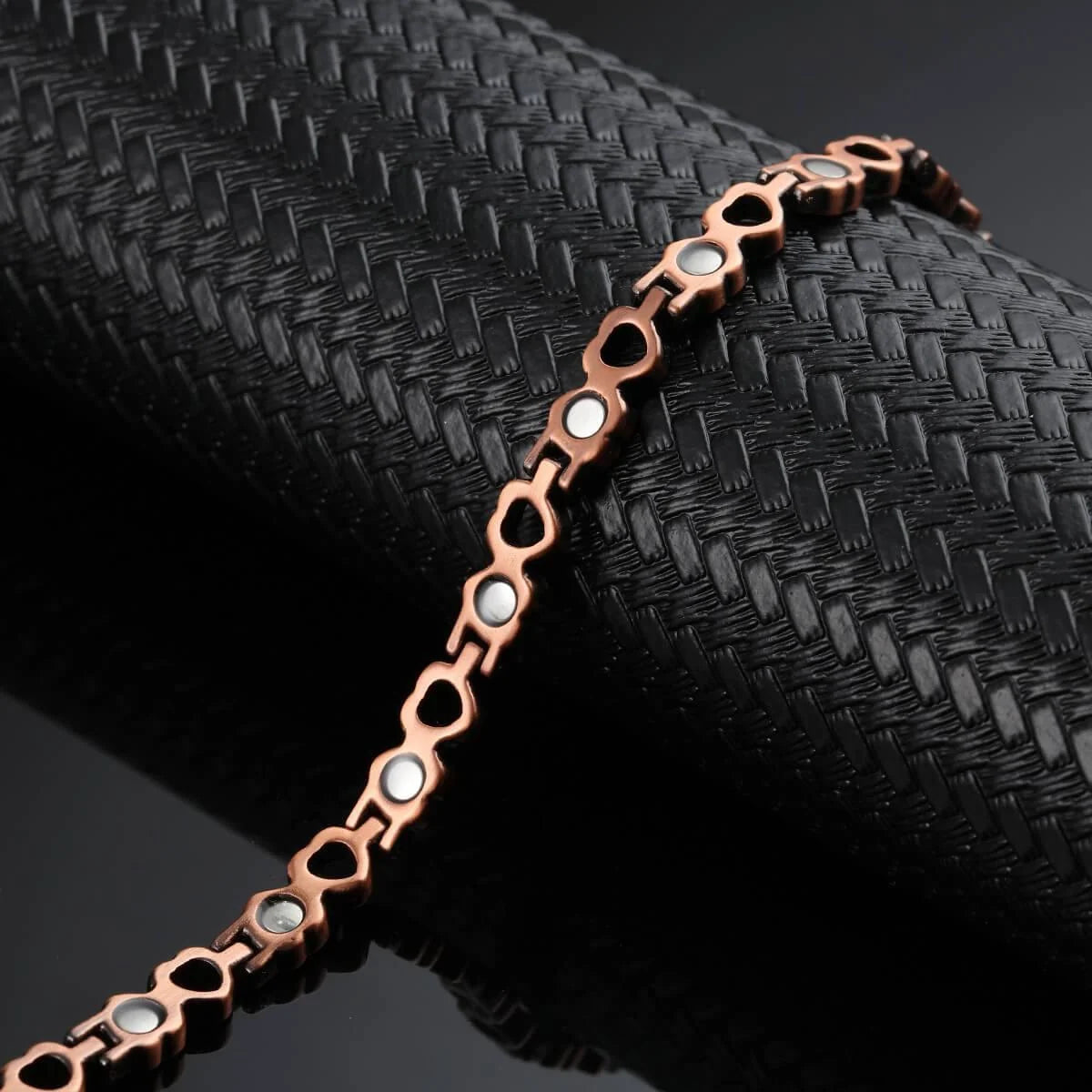 Heart design on copper magnetic bracelet