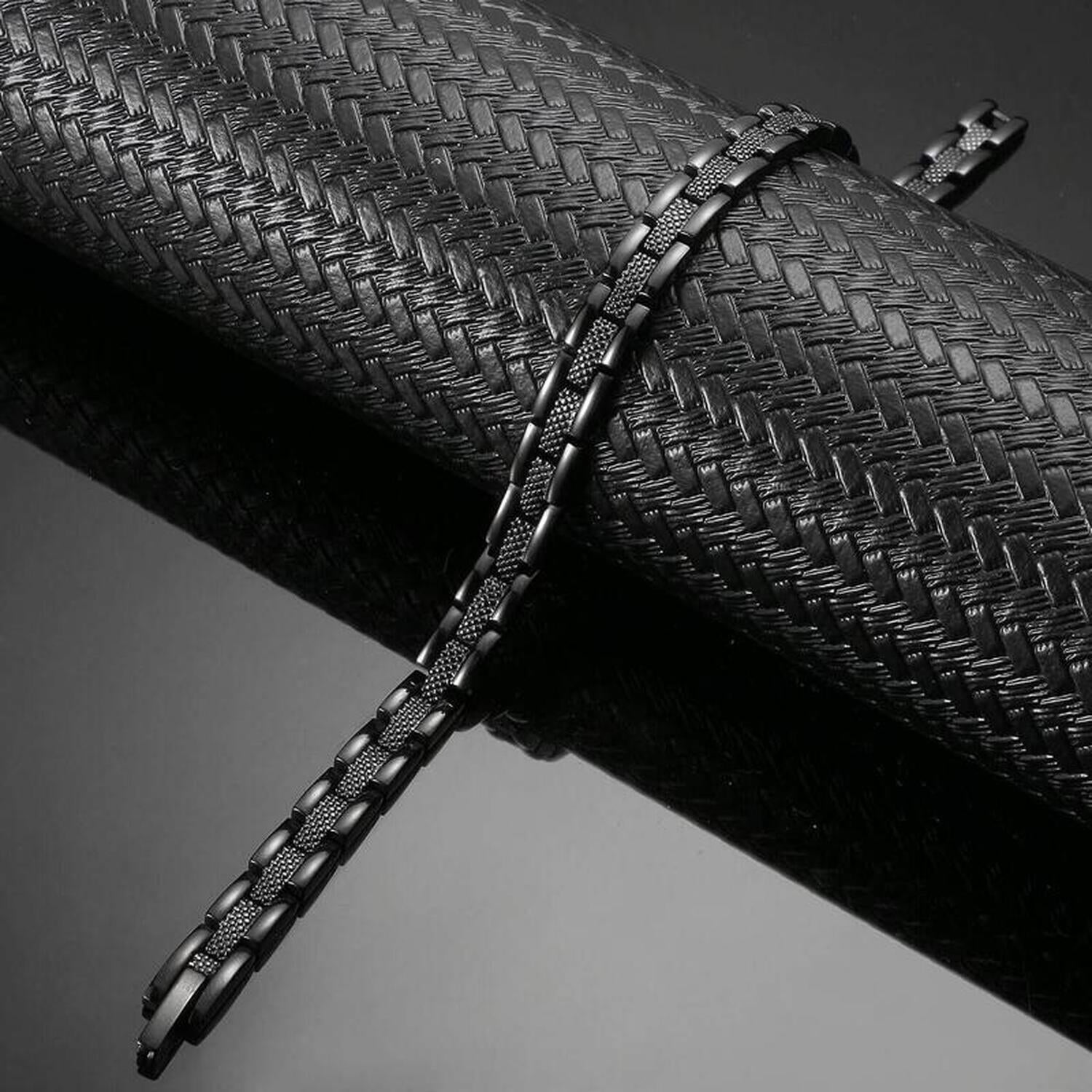 Affinity Steel magnetic bracelet for arthritis - Black - Melchior Jewellery 