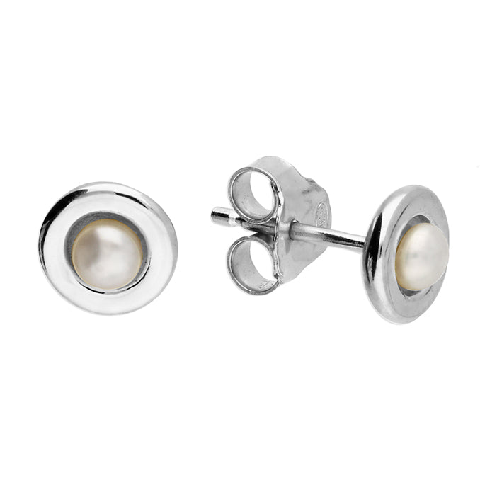Melchior Jewellery cultured pearl earrings silver stud design with polished round setting
